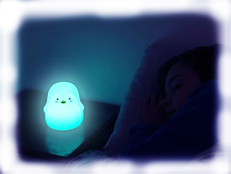 Portable-rechargeable-penguin-child-night-light-blue