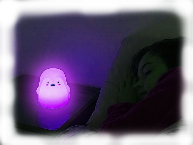 Portable-rechargeable-penguin-child-night-light-purple